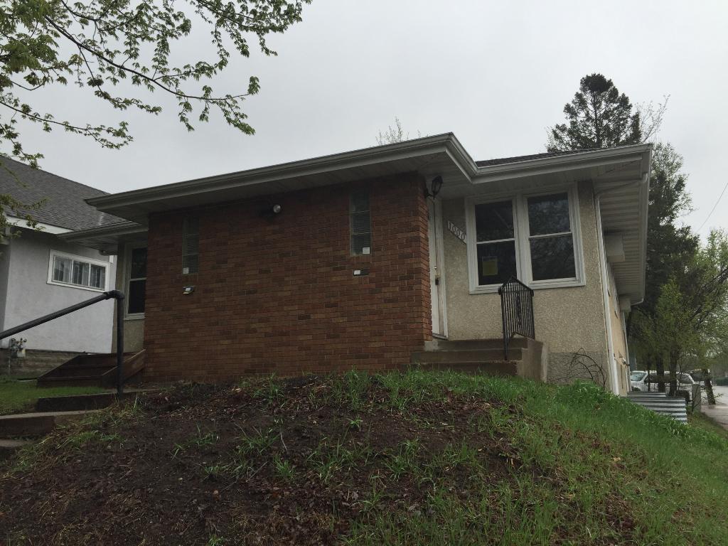 View of Residential Income at 1000 24th Avenue, Minneapolis MN 55414, Minneapolis - Mike Wilen | Minnesota Team Real Estate
