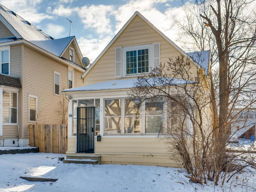 View of Residential at 924 Sherburne Avenue, Saint Paul MN 55104, Saint Paul - Mike Wilen | Minnesota Team Real Estate