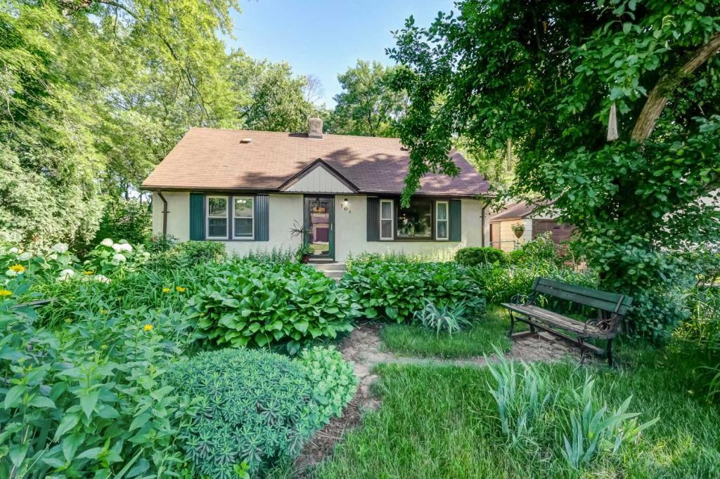 View of Residential at 701 County Road B2, Roseville MN 55113, Roseville - Mike Wilen | Minnesota Team Real Estate