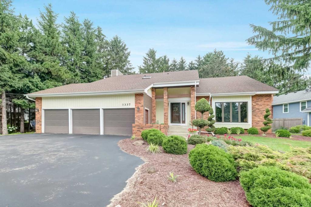 View of Residential at 1337 Belmont Drive, Woodbury MN 55125, Woodbury - Mike Wilen | Minnesota Team Real Estate