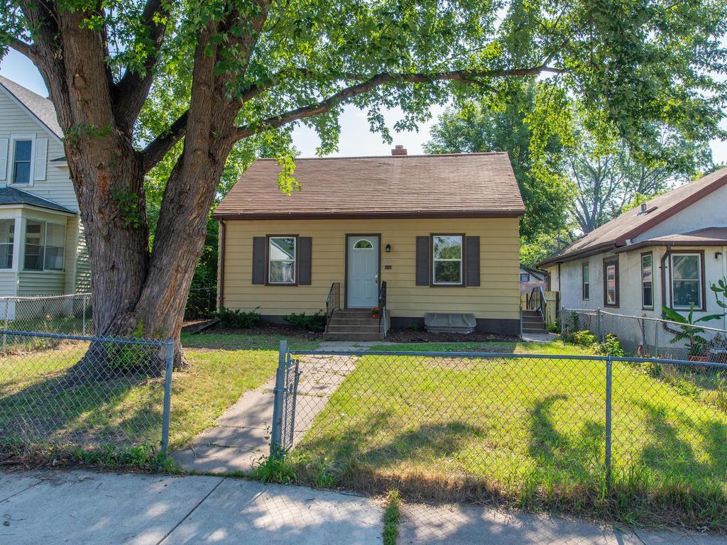 View of Residential at 2800 James Avenue, Minneapolis MN 55411, Minneapolis - Mike Wilen | Minnesota Team Real Estate