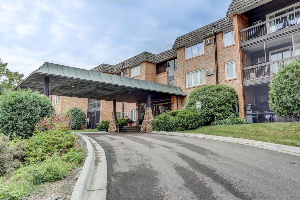 View of Residential at 3200 Virginia Avenue #203, Saint Louis Park MN 55426, Saint Louis Park - Mike Wilen | Minnesota Team Real Estate