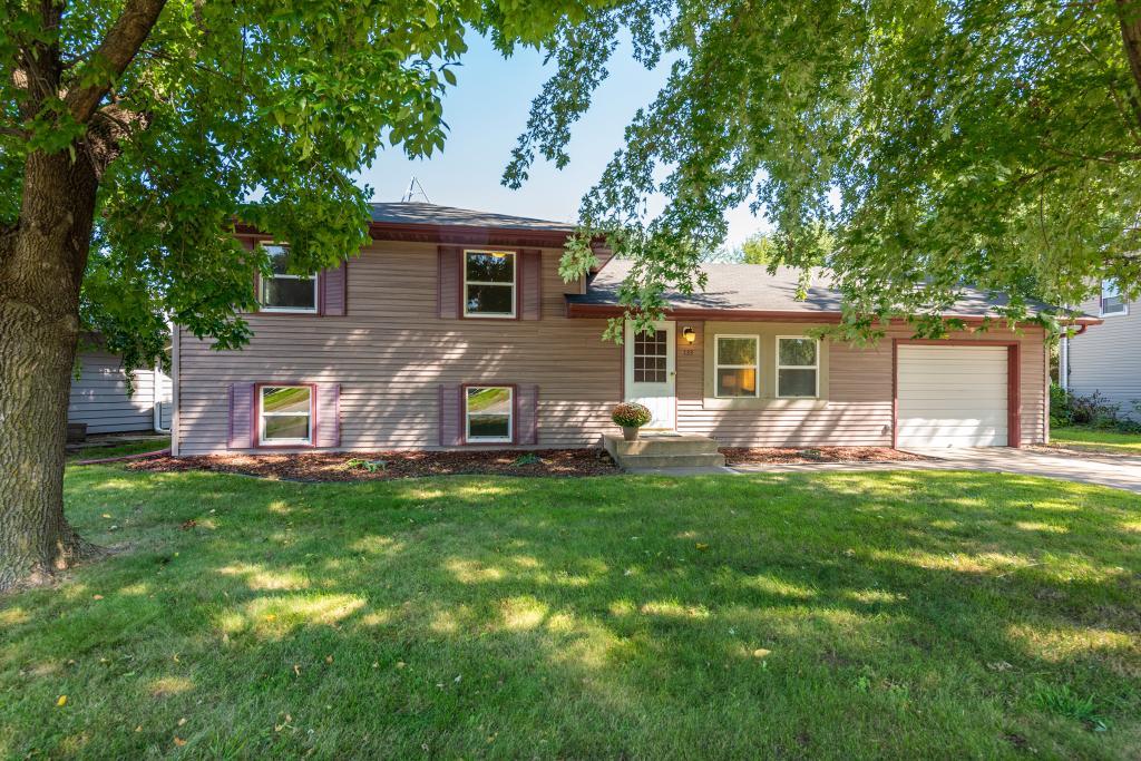View of Residential at 133 Garden View Drive, Apple Valley MN 55124, Apple Valley - Mike Wilen | Minnesota Team Real Estate