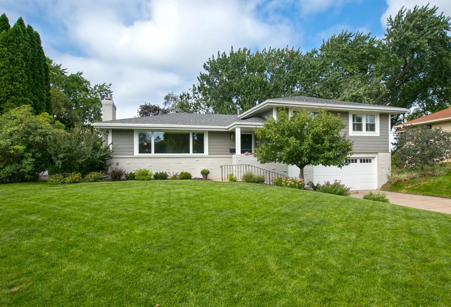 View of Residential at 7108 West Shore Drive, Edina MN 55435, Edina - Mike Wilen | Minnesota Team Real Estate