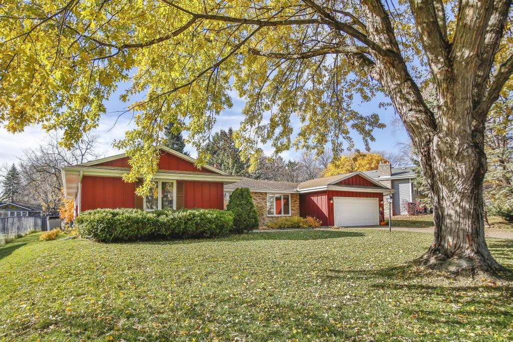 View of Residential at 7197 Aberdeen Curve, Woodbury MN 55125, Woodbury - Mike Wilen | Minnesota Team Real Estate