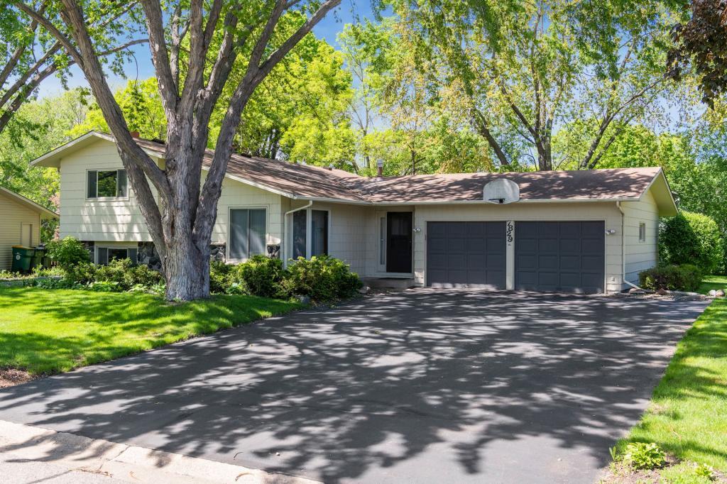 View of Residential at 7829 Hampshire Circle, Brooklyn Park MN 55445, Brooklyn Park - Mike Wilen | Minnesota Team Real Estate