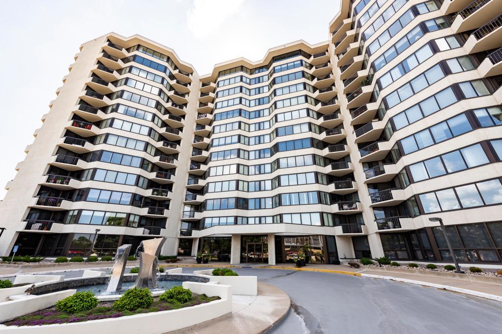 View of Residential at 6566 France Avenue #PH04, Edina MN 55435, Edina - Mike Wilen | Minnesota Team Real Estate