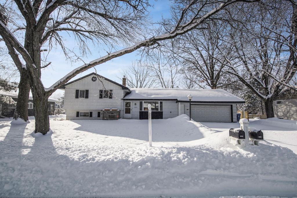 View of Residential at 11013 Oak Knoll Terrace, Minnetonka MN 55305, Minnetonka - Mike Wilen | Minnesota Team Real Estate