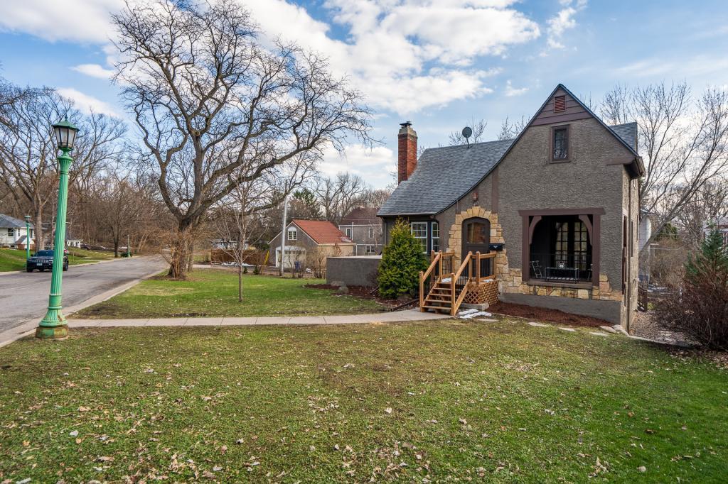 View of Residential at 495 Frontenac Place, Saint Paul MN 55104, Saint Paul - Mike Wilen | Minnesota Team Real Estate