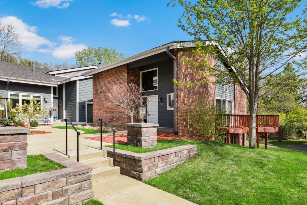 View of Residential at 7659 Woodview Court, Edina MN 55439, Edina - Mike Wilen | Minnesota Team Real Estate