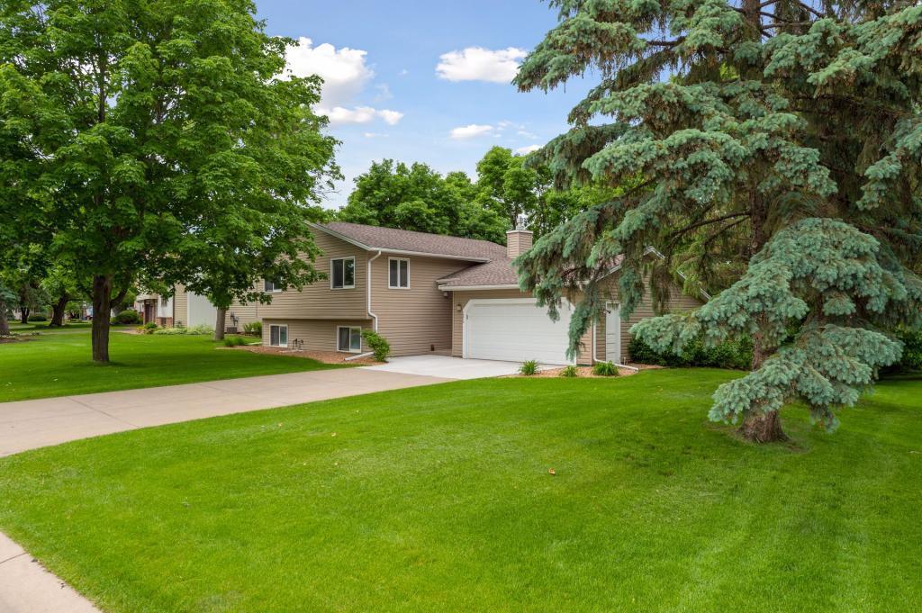 View of Residential at 10010 Saratoga Way, Maple Grove MN 55369, Maple Grove - Mike Wilen | Minnesota Team Real Estate