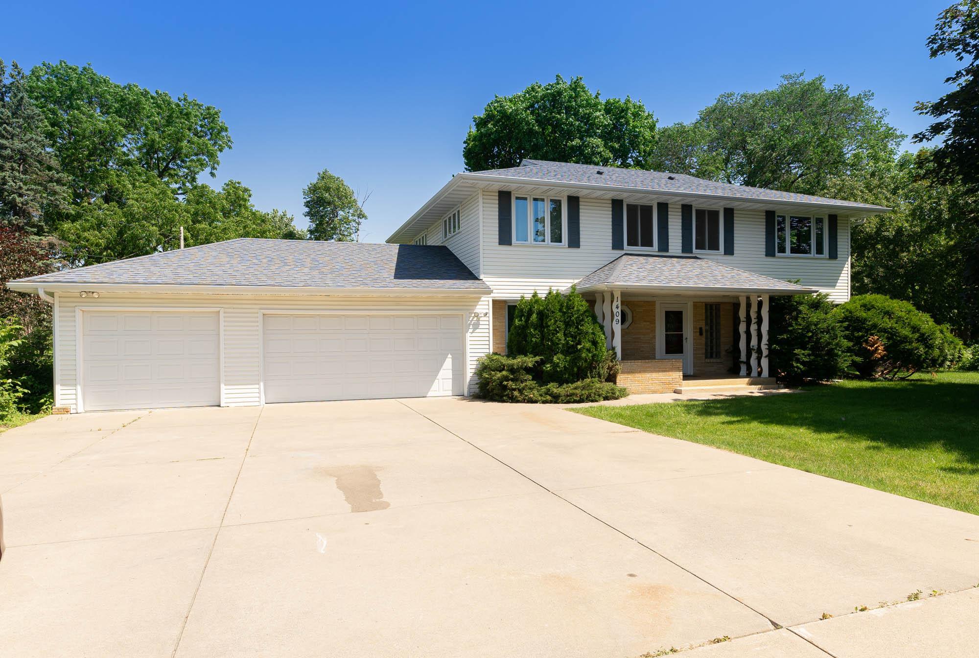 View of Residential at 1409 Roselawn Avenue, Roseville MN 55113, Roseville - Mike Wilen | Minnesota Team Real Estate