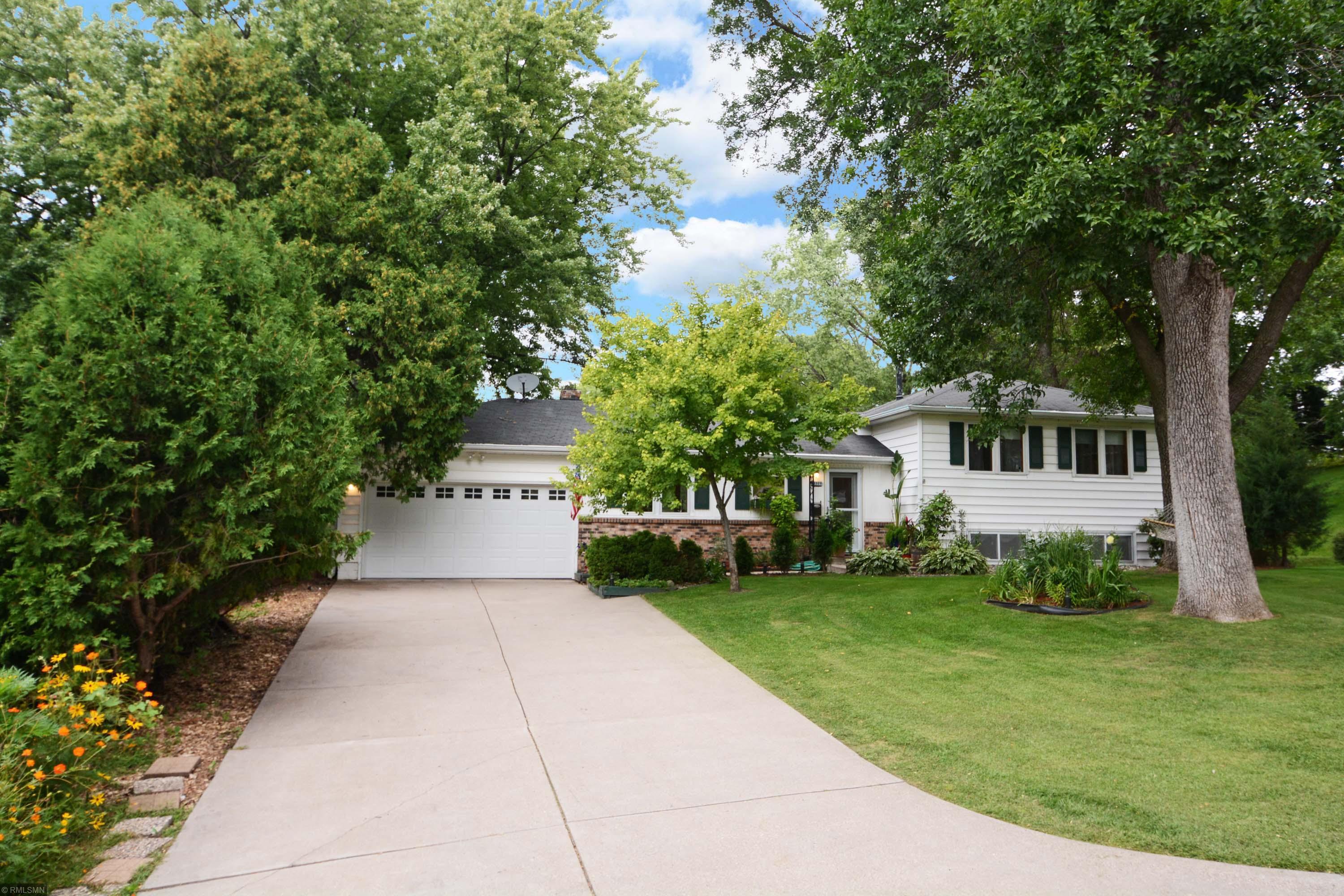 View of Residential at 11320 Friar Lane, Minnetonka MN 55305, Minnetonka - Mike Wilen | Minnesota Team Real Estate