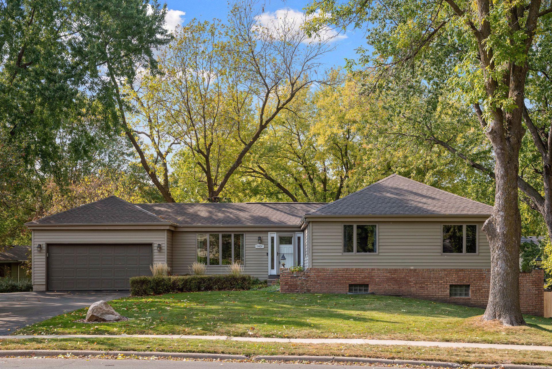 View of Residential at 10424 Nesbitt Avenue, Bloomington MN 55437, Bloomington - Mike Wilen | Minnesota Team Real Estate