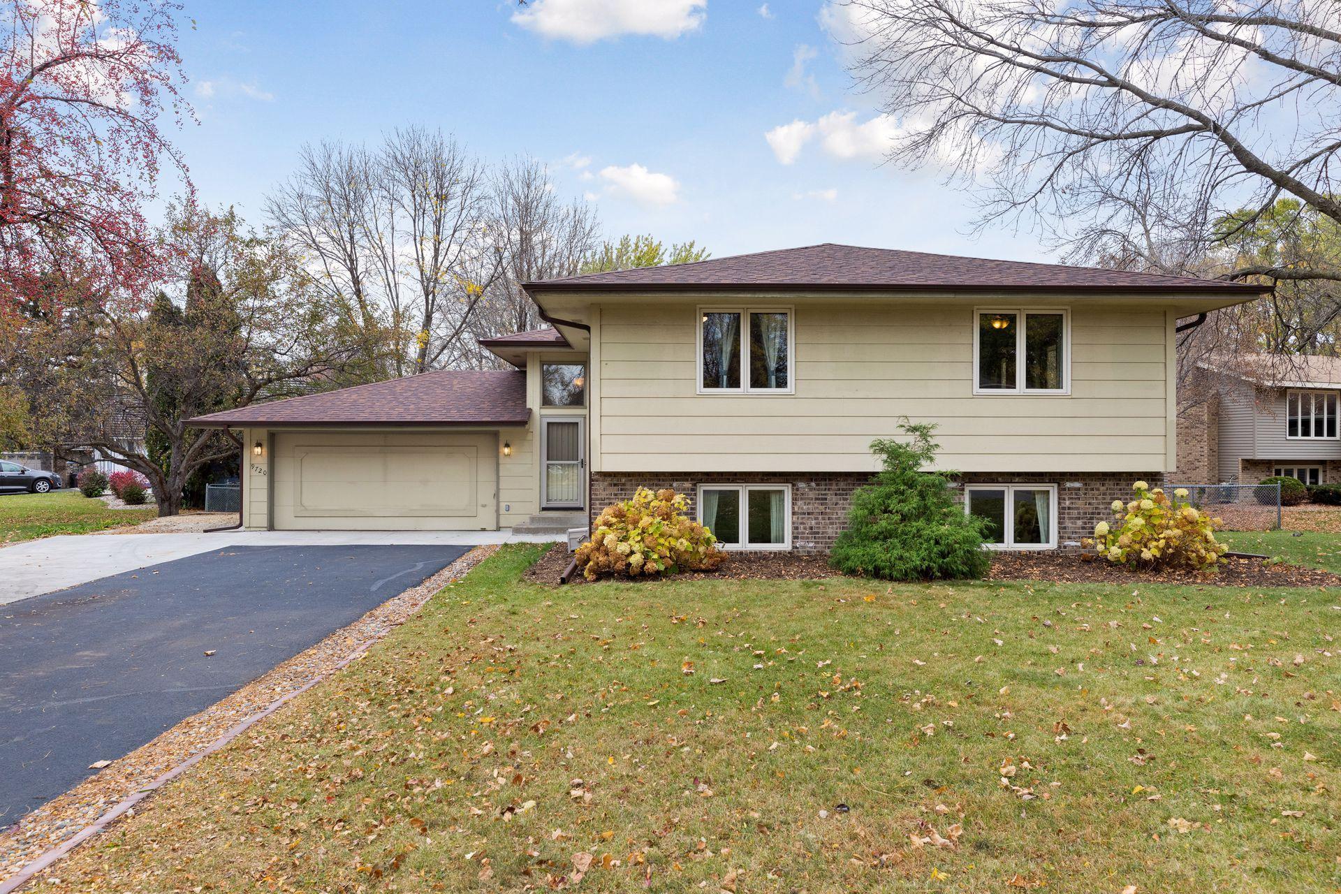 View of Residential at 9720 Squire Lane, Eden Prairie MN 55347, Eden Prairie - Mike Wilen | Minnesota Team Real Estate