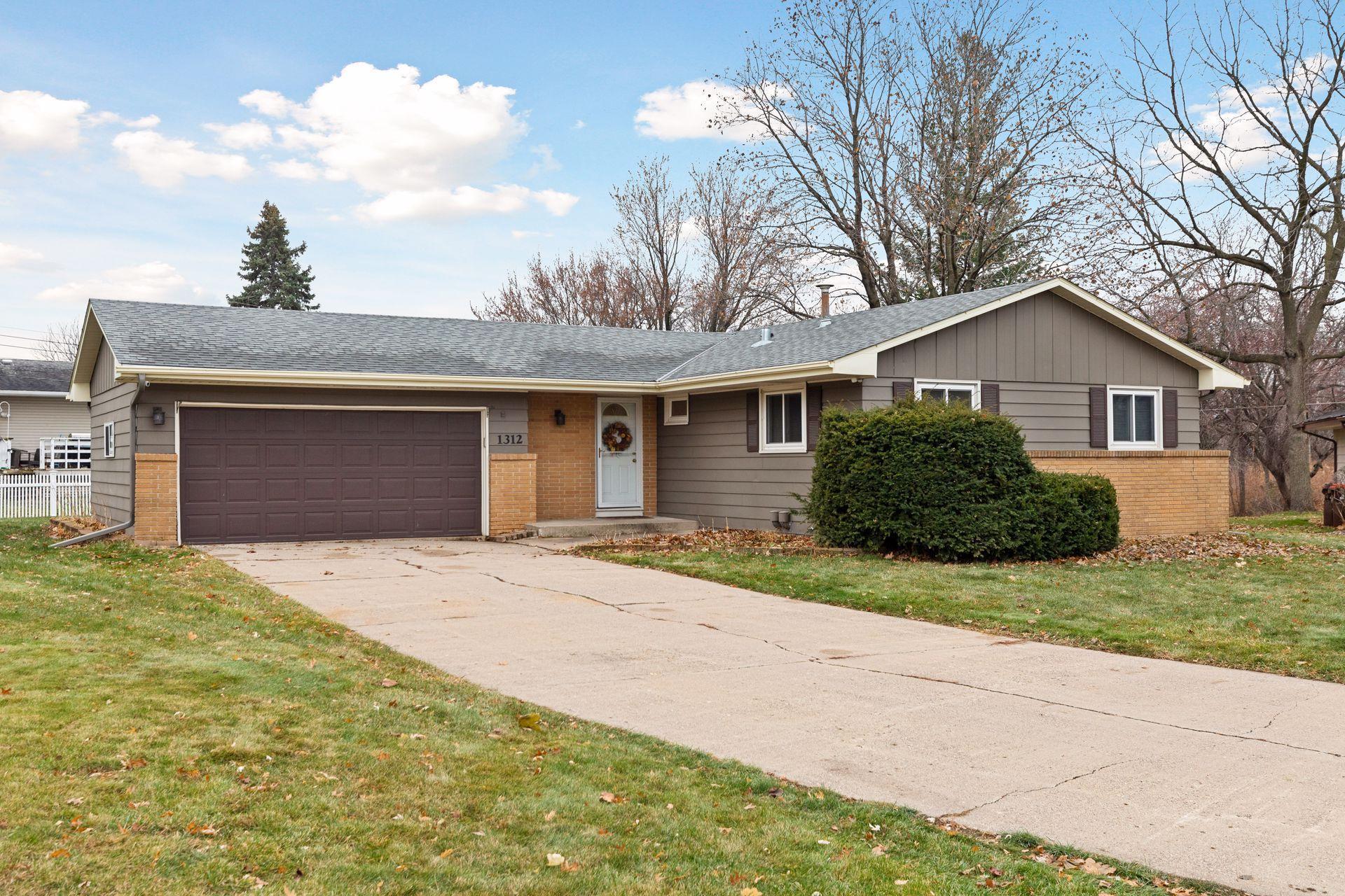 View of Residential at 1312 Woodhill Circle, Woodbury MN 55125, Woodbury - Mike Wilen | Minnesota Team Real Estate