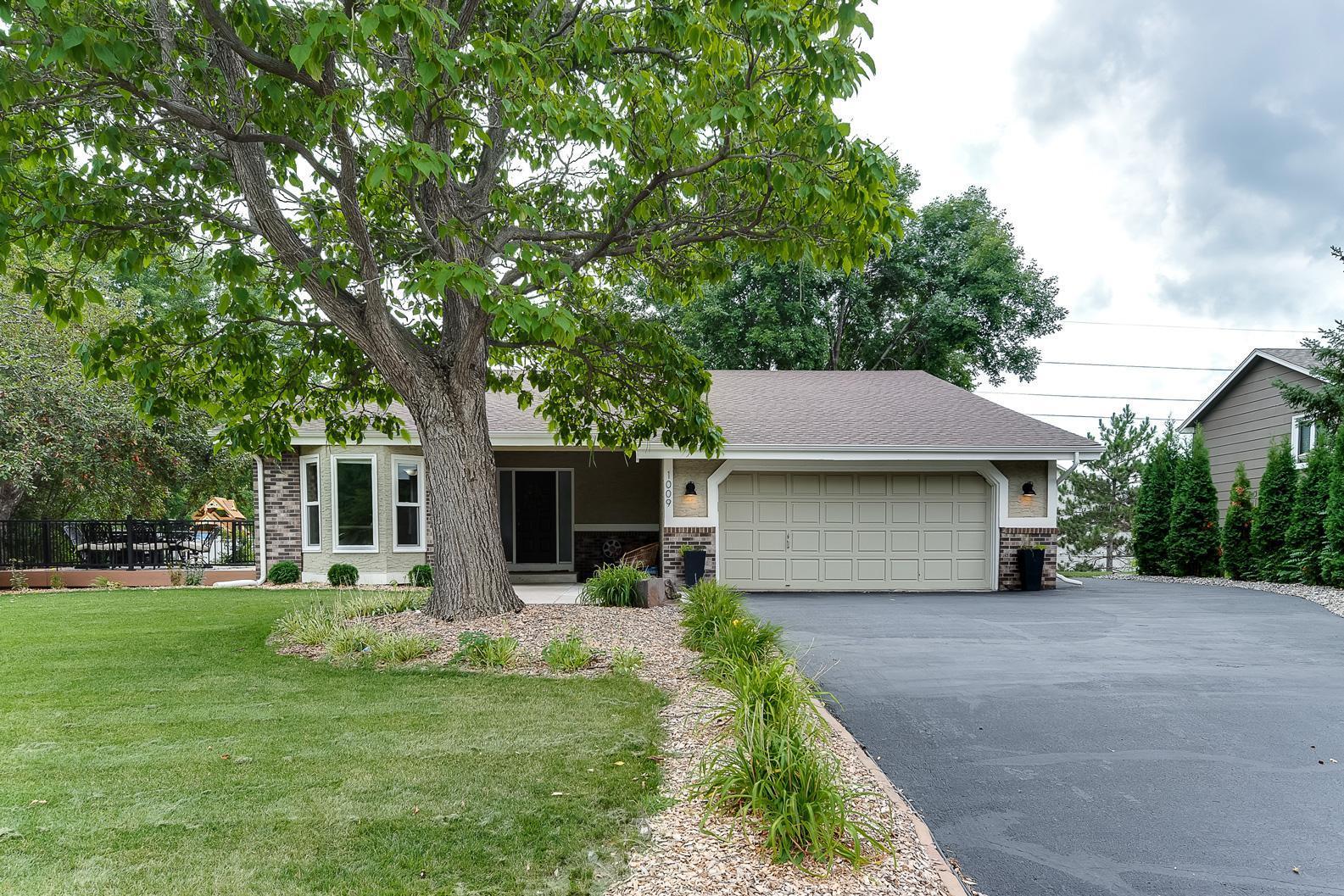 View of Residential at 1009 158th Street, Burnsville MN 55306, Burnsville - Mike Wilen | Minnesota Team Real Estate