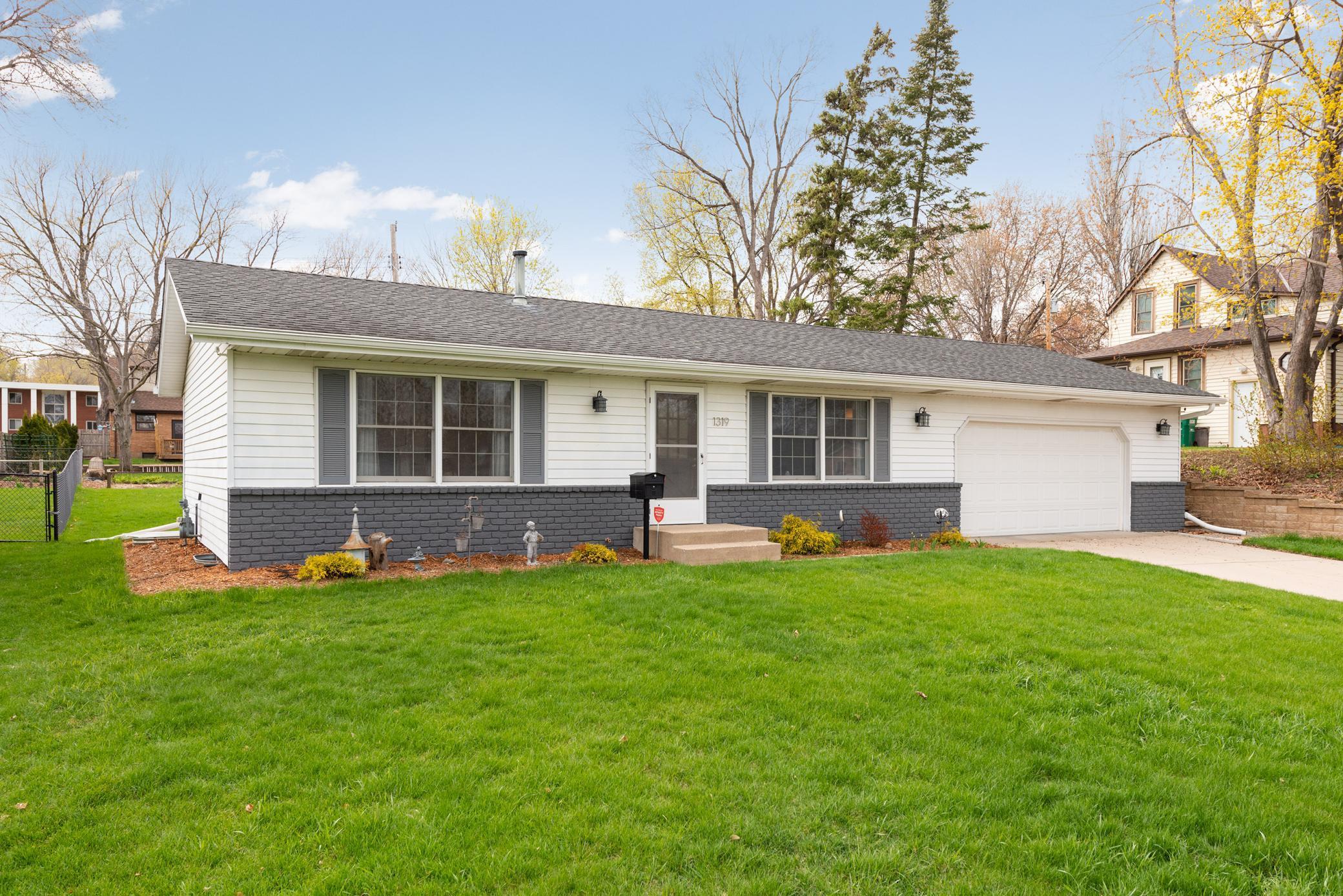 View of Residential at 1319 Macarthur Avenue, West Saint Paul MN 55118, West Saint Paul - Mike Wilen | Minnesota Team Real Estate