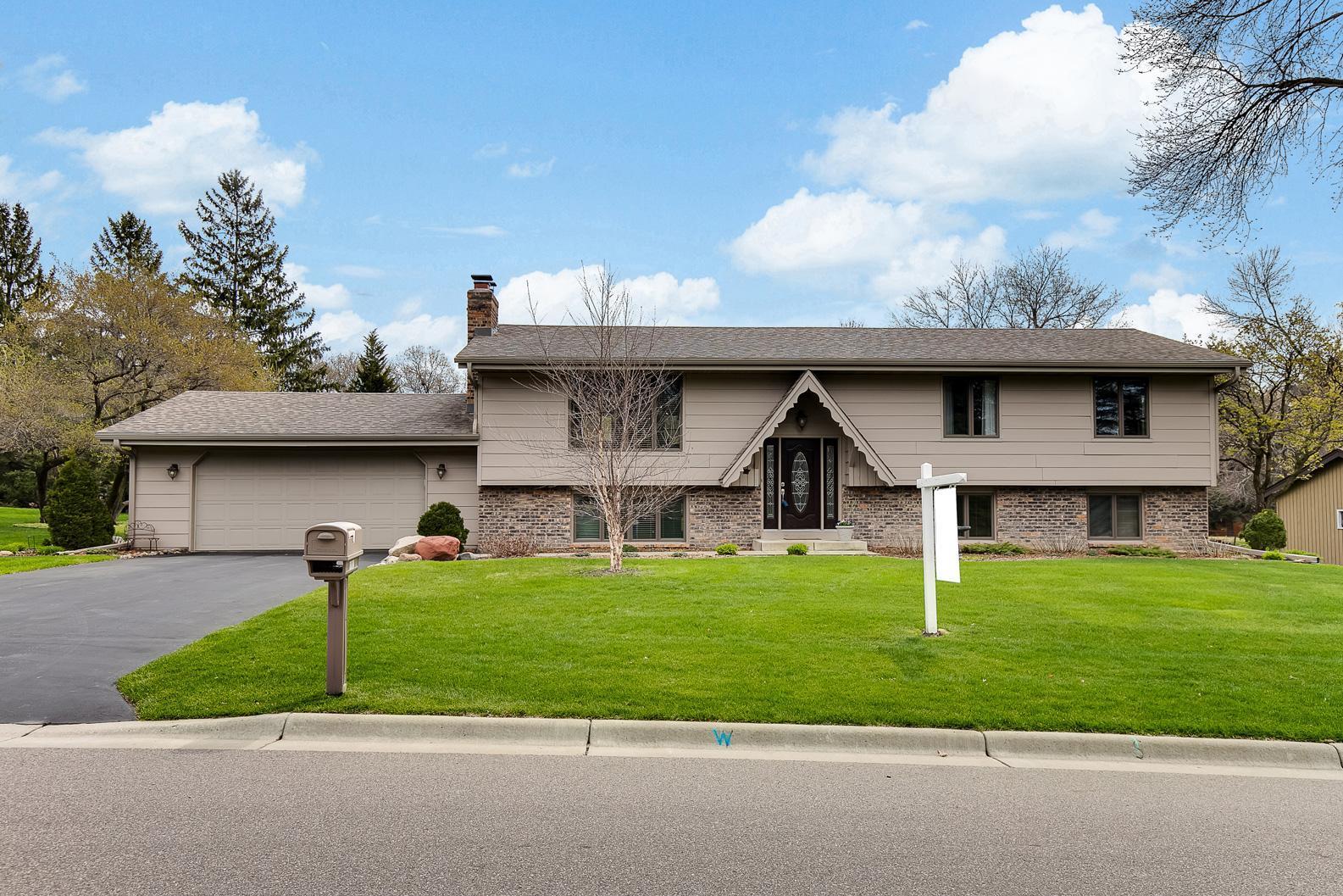 View of Residential at 102 Sweetwater Drive, Apple Valley MN 55124, Apple Valley - Mike Wilen | Minnesota Team Real Estate