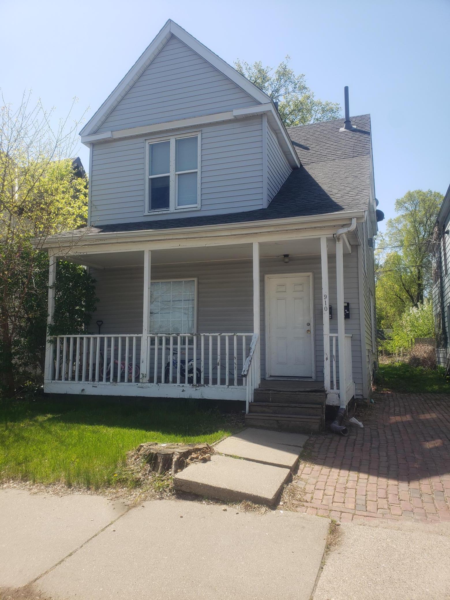 View of Residential Income at 910 26th Avenue, Minneapolis MN 55418, Minneapolis - Mike Wilen | Minnesota Team Real Estate
