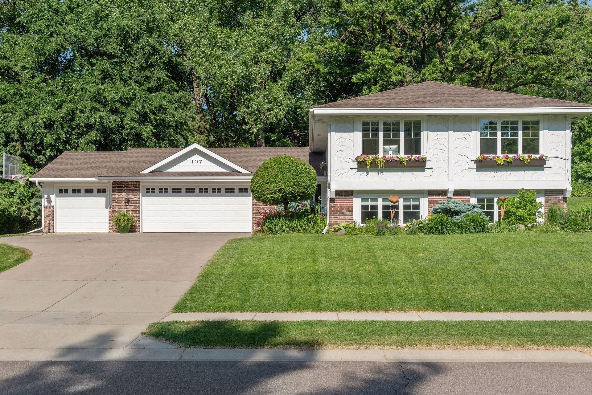 View of Residential at 107 Chaparral Drive, Apple Valley MN 55124, Apple Valley - Mike Wilen | Minnesota Team Real Estate