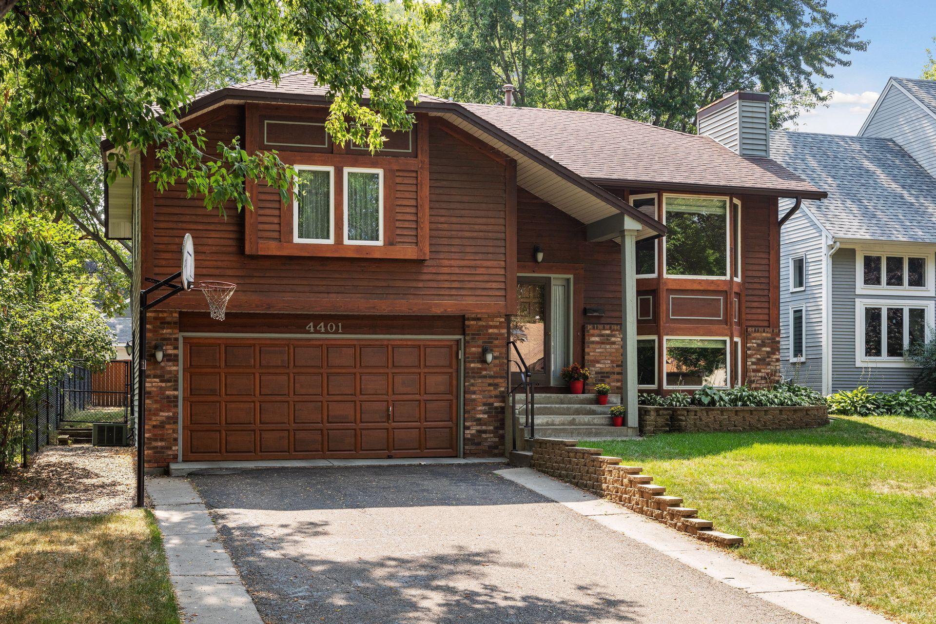 View of Residential at 4401 Shoreview Road, Robbinsdale MN 55422, Robbinsdale - Mike Wilen | Minnesota Team Real Estate