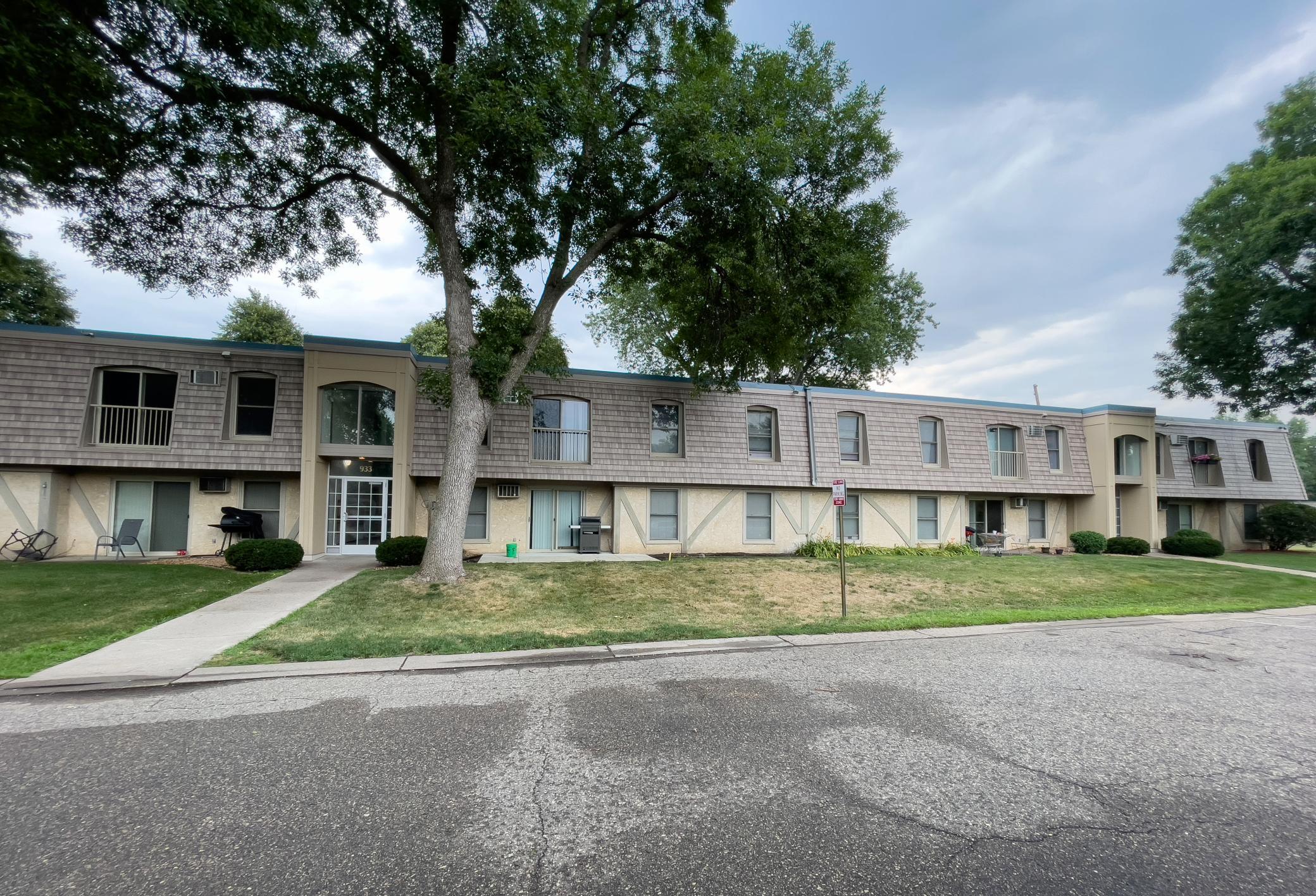 View of Residential at 933 11th Avenue #6, Hopkins MN 55343, Hopkins - Mike Wilen | Minnesota Team Real Estate