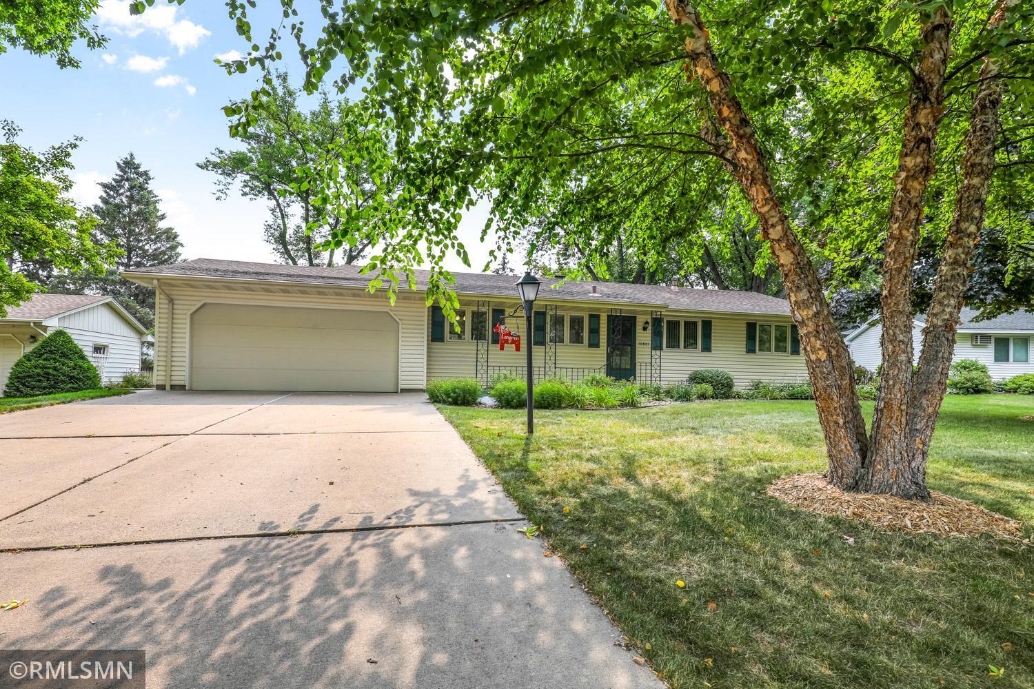 View of Residential at 10801 27th Avenue, Burnsville MN 55337, Burnsville - Mike Wilen | Minnesota Team Real Estate