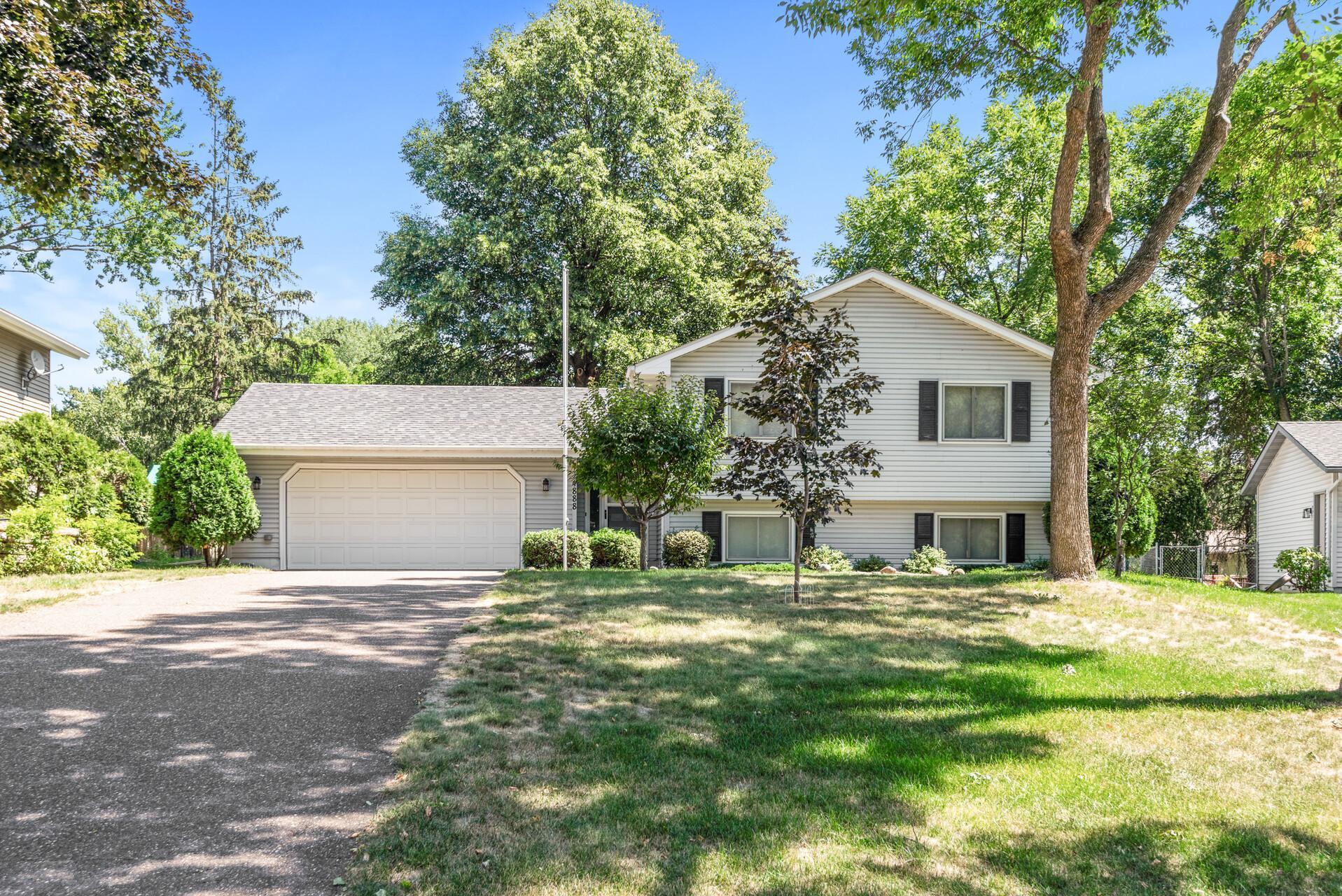 View of Residential at 4888 Robinhood Circle, Shoreview MN 55126, Shoreview - Mike Wilen | Minnesota Team Real Estate