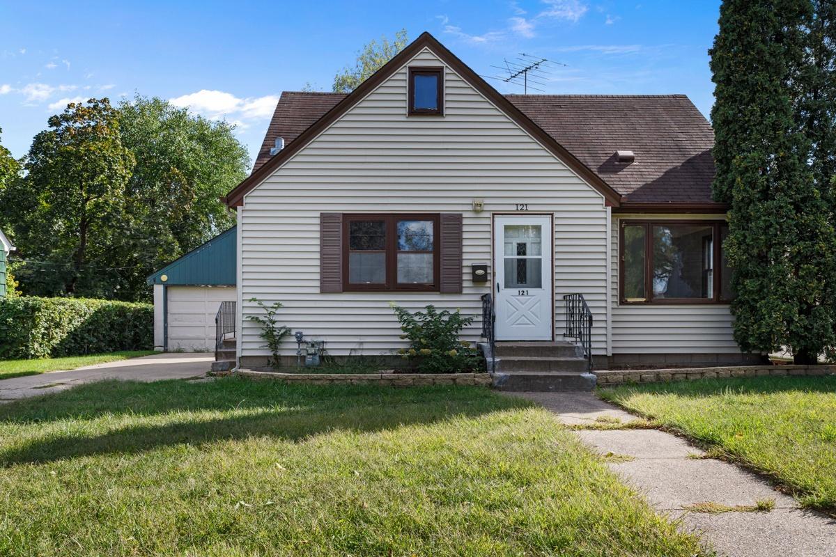 View of Residential at 121 Douglas Street, South Saint Paul MN 55075, South Saint Paul - Mike Wilen | Minnesota Team Real Estate