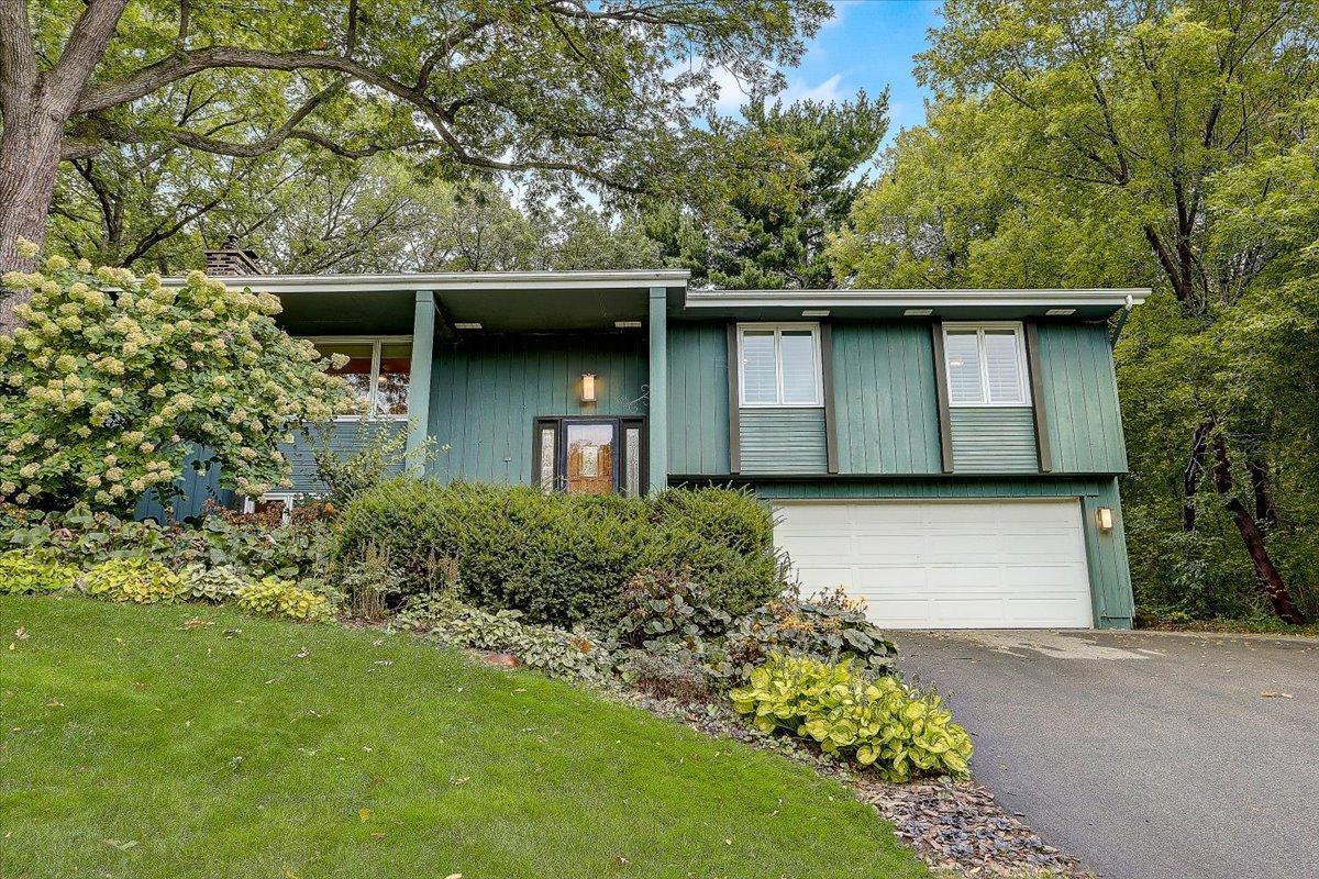 View of Residential at 113 Sweetwater Drive, Apple Valley MN 55124, Apple Valley - Mike Wilen | Minnesota Team Real Estate