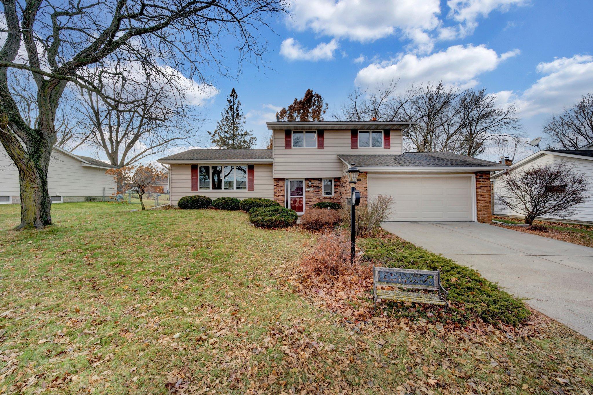 View of Residential at 1100 Woodhill Drive, Woodbury MN 55125, Woodbury - Mike Wilen | Minnesota Team Real Estate