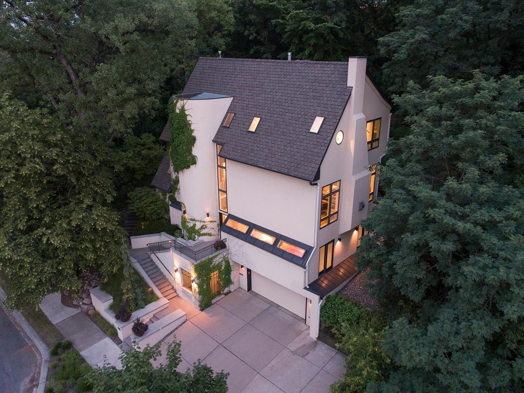 View of Residential at 915 Kenwood Parkway, Minneapolis MN 55403, Minneapolis - Mike Wilen | Minnesota Team Real Estate