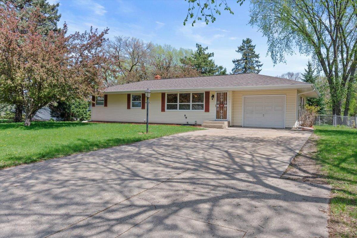 View of Residential at 2848 Virginia Avenue, Roseville MN 55113, Roseville - Mike Wilen | Minnesota Team Real Estate