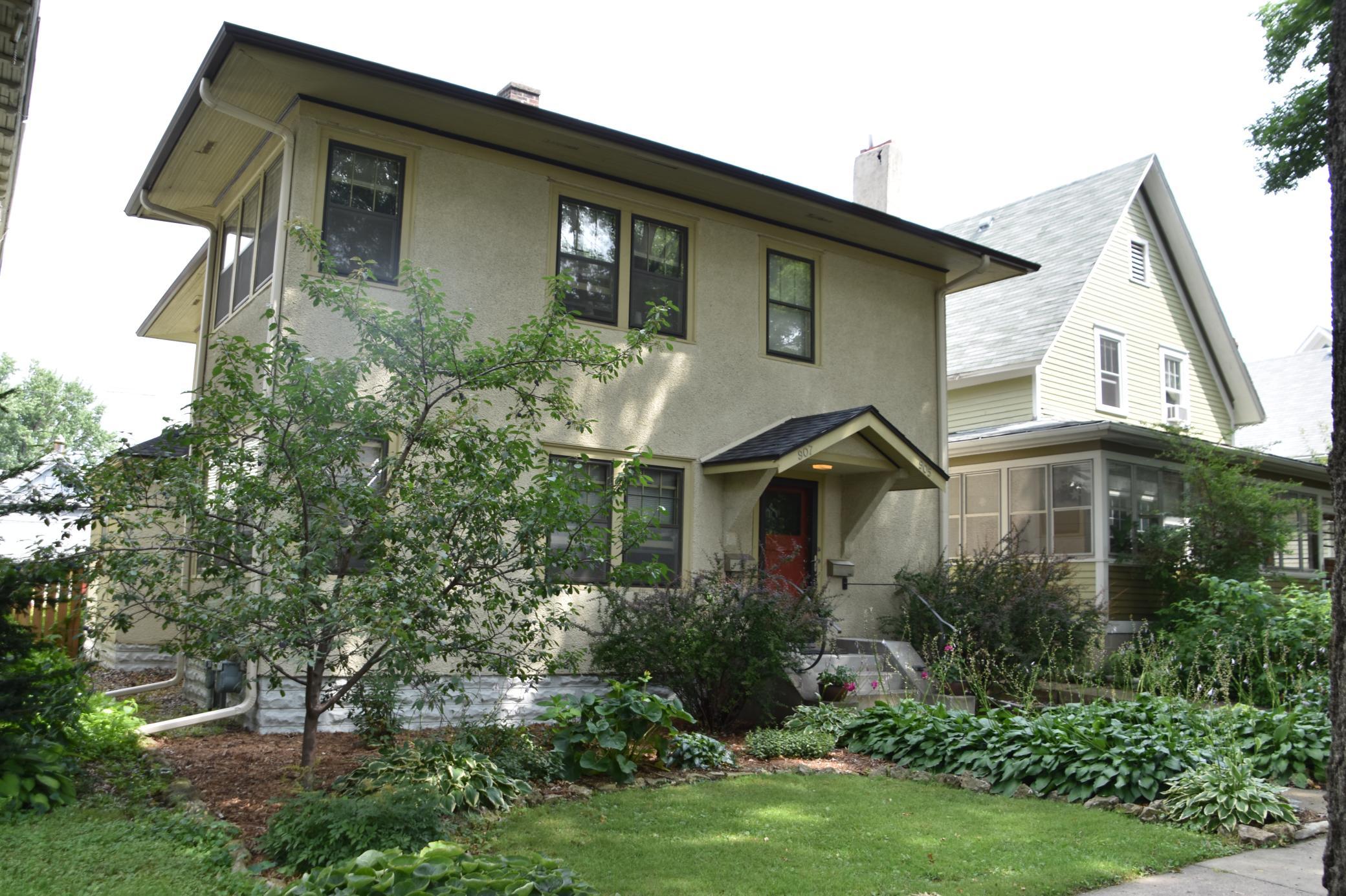 View of Residential Income at 907 Ashland Avenue, Saint Paul MN 55104, Saint Paul - Mike Wilen | Minnesota Team Real Estate