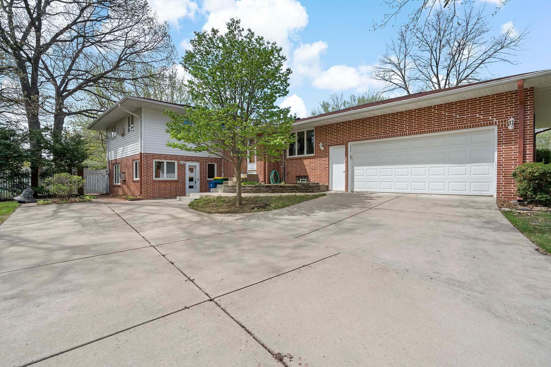 View of Residential at 6020 Virginia Avenue, Brooklyn Park MN 55428, Brooklyn Park - Mike Wilen | Minnesota Team Real Estate