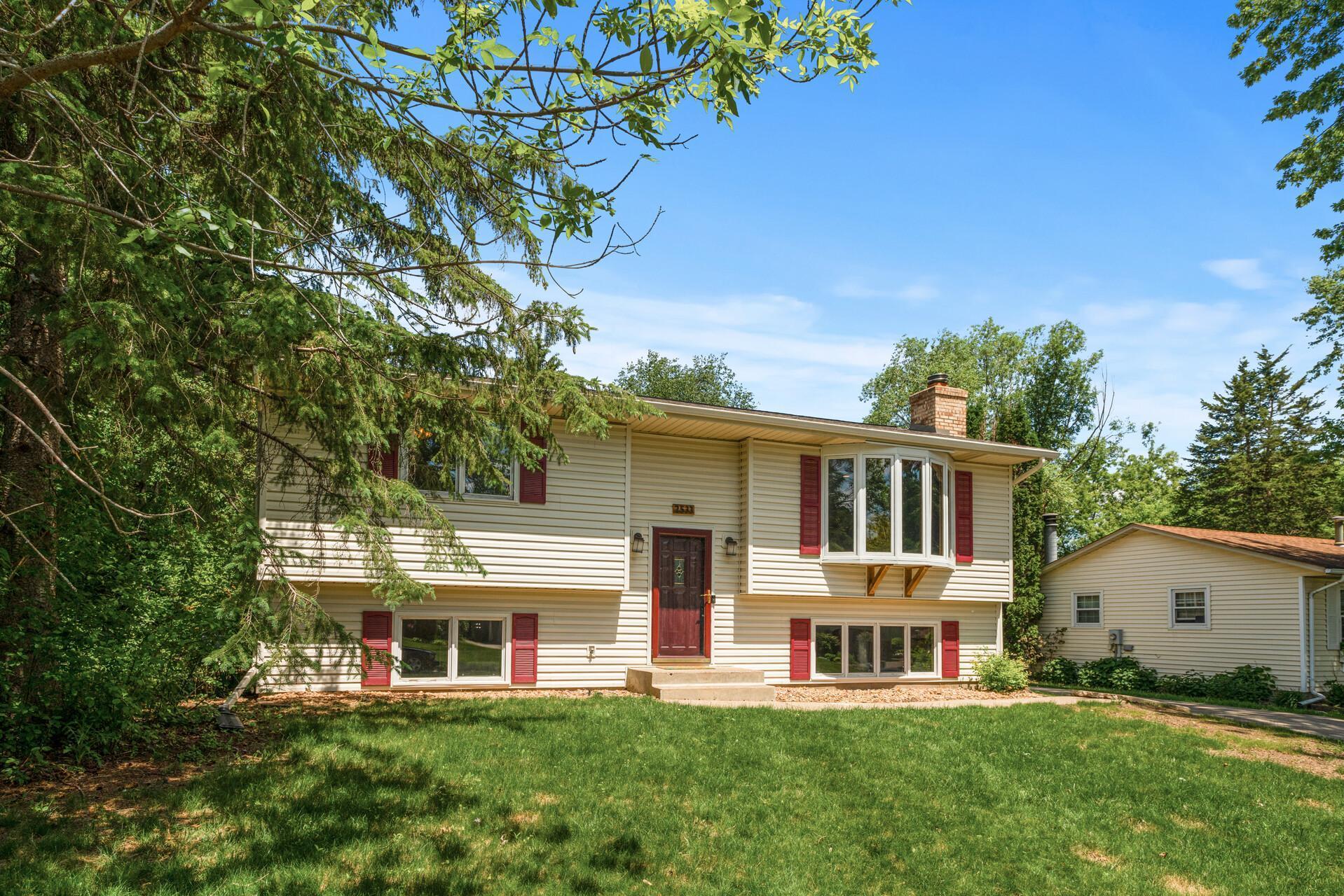 View of Residential at 2533 Shryer Avenue, North Saint Paul MN 55109, North Saint Paul - Mike Wilen | Minnesota Team Real Estate