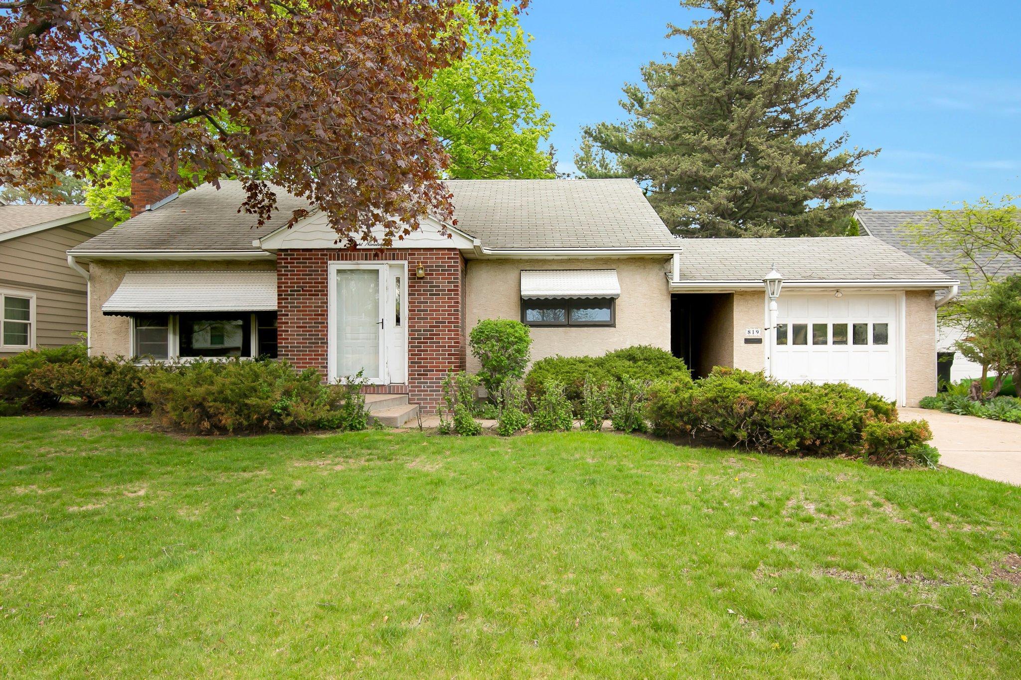View of Residential at 819 Montana Avenue, Saint Paul MN 55117, Saint Paul - Mike Wilen | Minnesota Team Real Estate