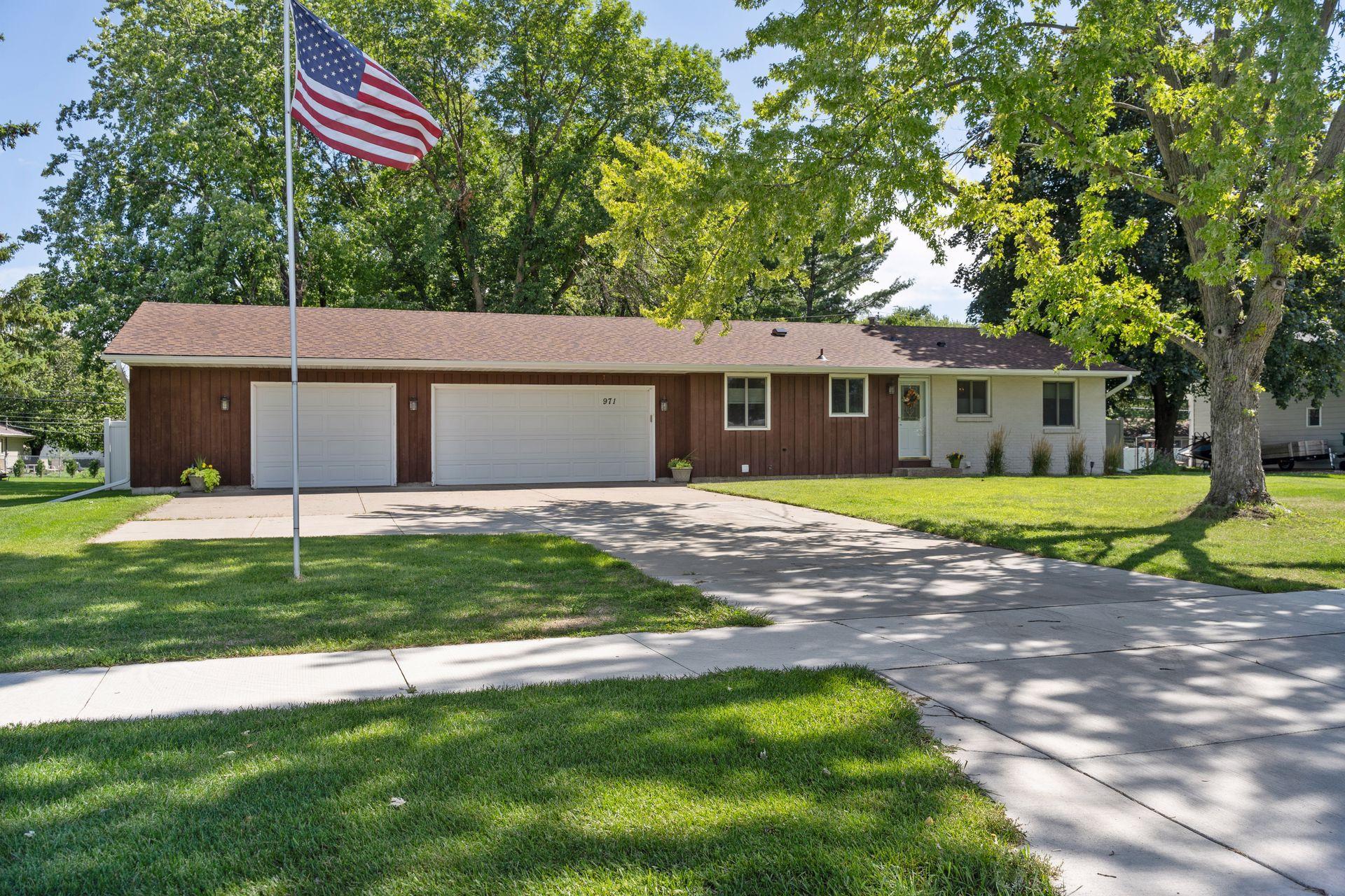 View of Residential at 971 Garden View Drive, Apple Valley MN 55124, Apple Valley - Mike Wilen | Minnesota Team Real Estate