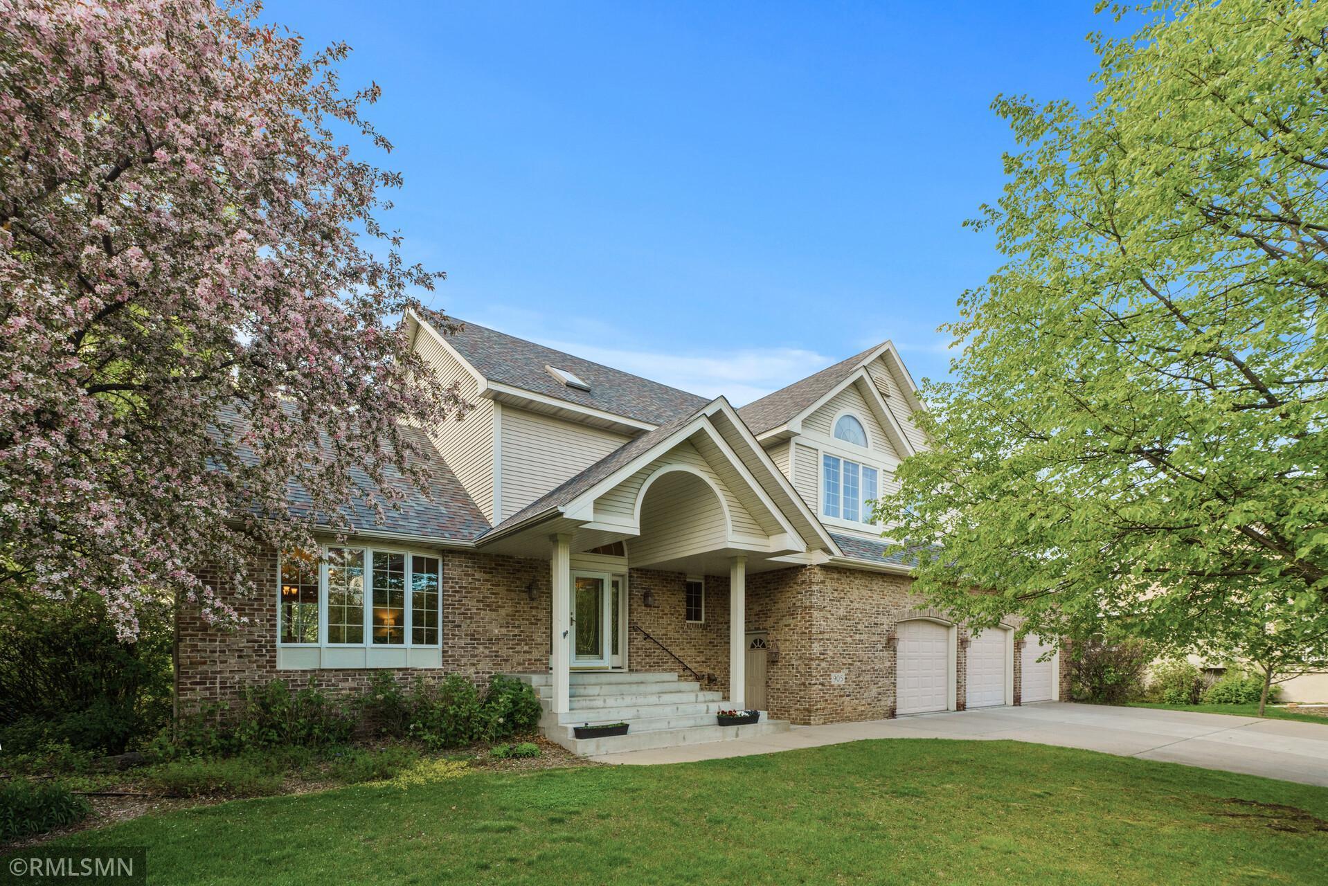 View of Residential at 905 Deer Oak Run, Mahtomedi MN 55115, Mahtomedi - Mike Wilen | Minnesota Team Real Estate