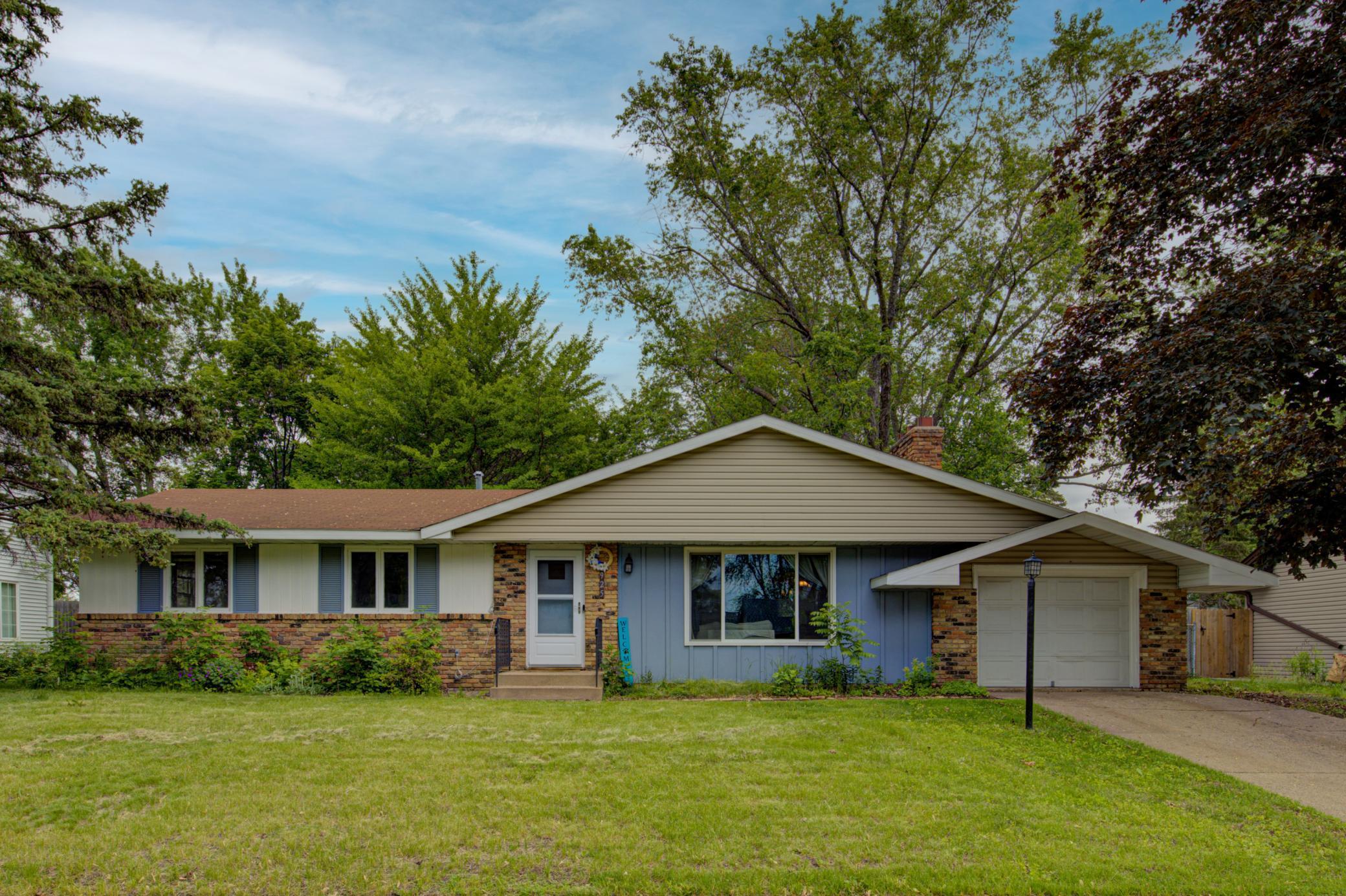 View of Residential at 925 Duchess Lane, Apple Valley MN 55124, Apple Valley - Mike Wilen | Minnesota Team Real Estate