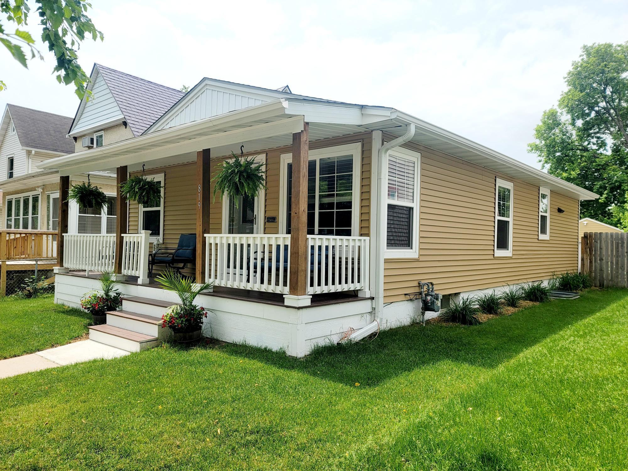 View of Residential at 819 Queen Avenue, Minneapolis MN 55411, Minneapolis - Mike Wilen | Minnesota Team Real Estate