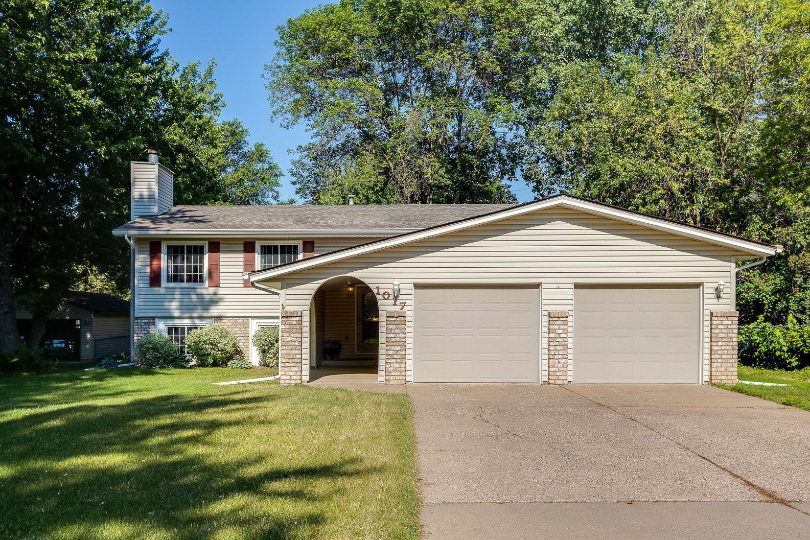 View of Residential at 1017 Glendon Street, Maplewood MN 55119, Maplewood - Mike Wilen | Minnesota Team Real Estate