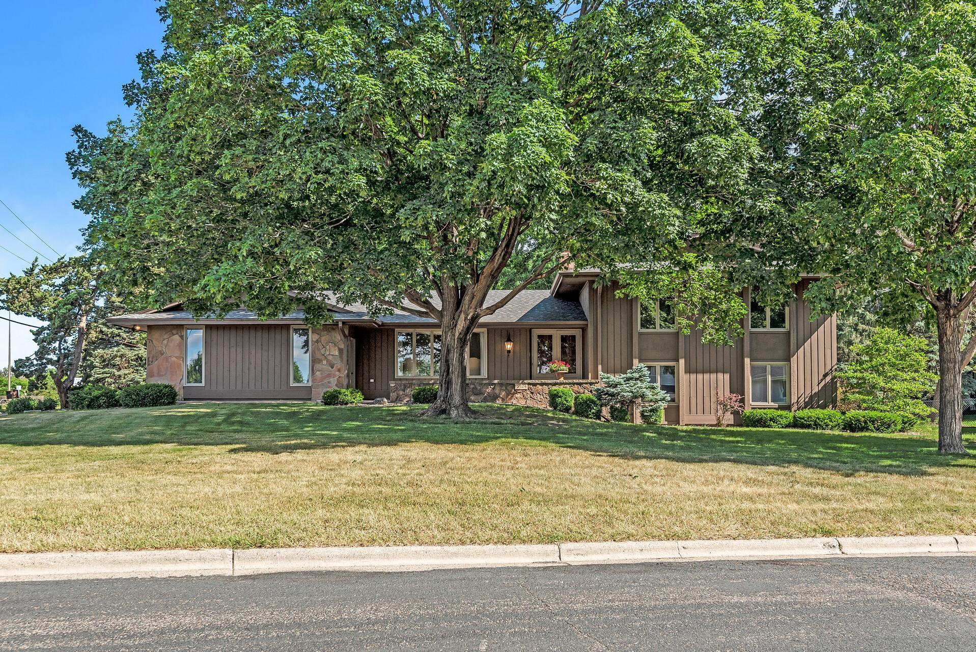 View of Residential at 6724 Sioux Trail, Edina MN 55439, Edina - Mike Wilen | Minnesota Team Real Estate