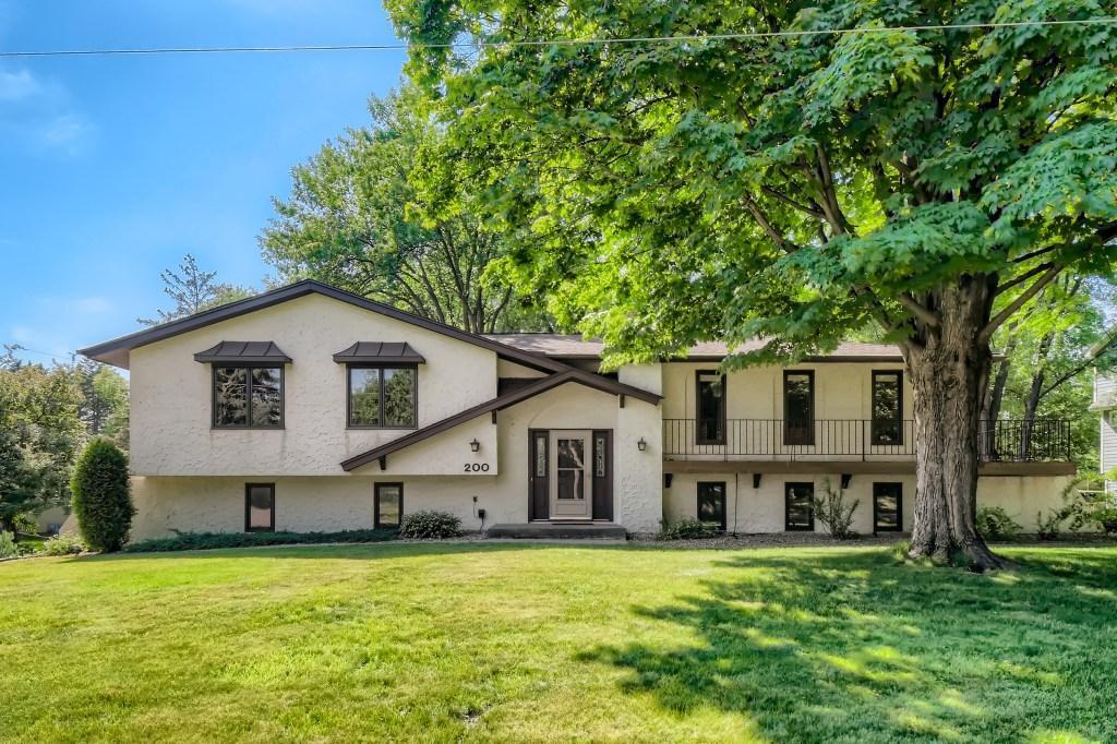 View of Residential at 200 Townes Road, Wayzata MN 55391, Wayzata - Mike Wilen | Minnesota Team Real Estate
