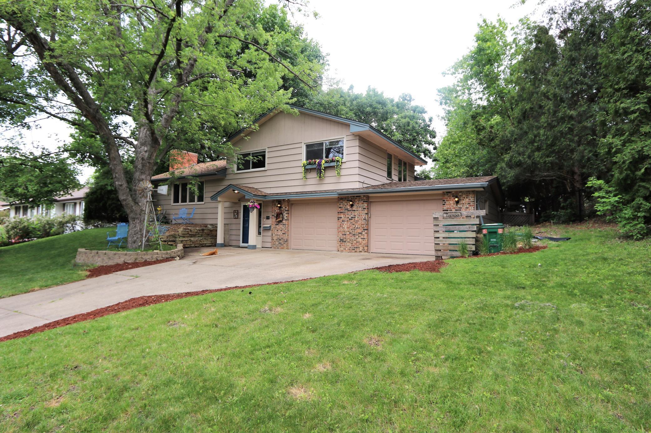 View of Residential at 8621 Poplar Bridge Curve, Bloomington MN 55437, Bloomington - Mike Wilen | Minnesota Team Real Estate