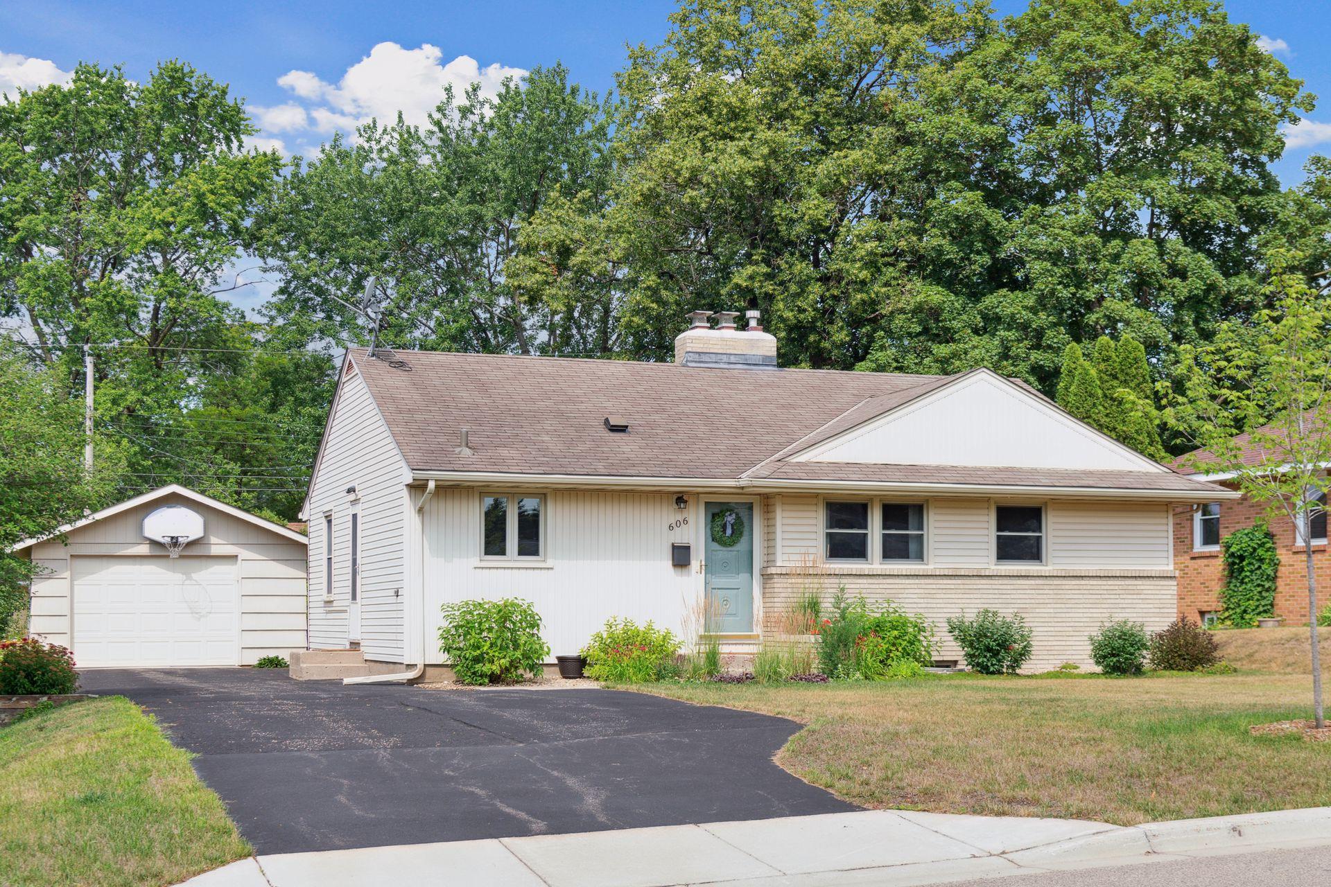 View of Residential at 606 Park Valley Drive, Hopkins MN 55343, Hopkins - Mike Wilen | Minnesota Team Real Estate