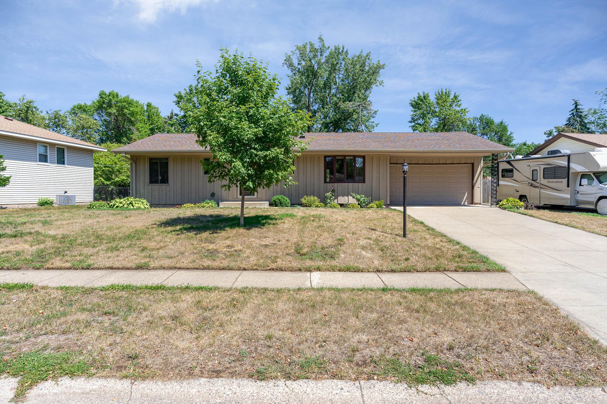 View of Residential at 901 Redwell Lane, Apple Valley MN 55124, Apple Valley - Mike Wilen | Minnesota Team Real Estate