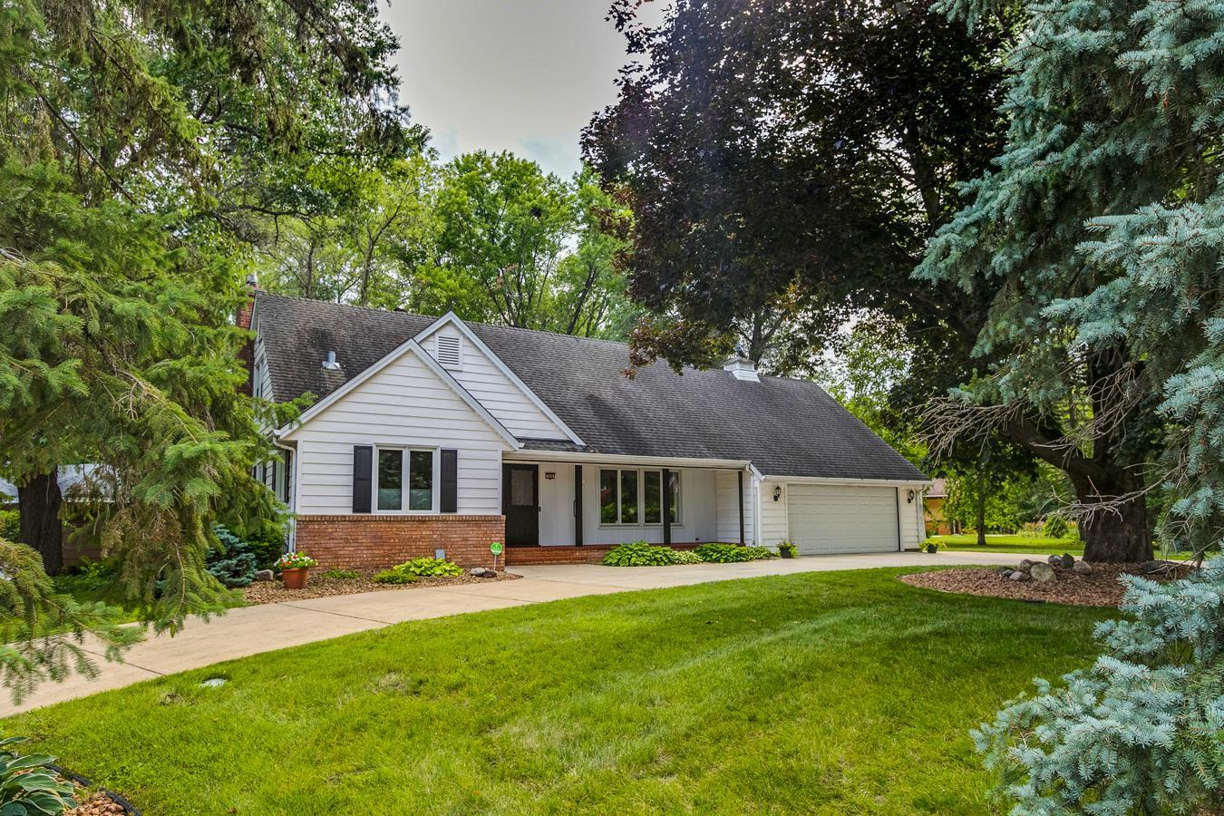 View of Residential at 988 Brenner Avenue, Roseville MN 55113, Roseville - Mike Wilen | Minnesota Team Real Estate