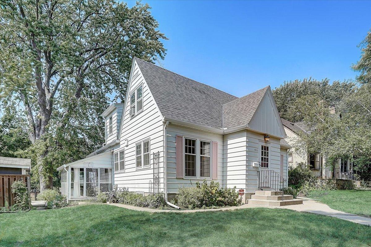 View of Residential Income at 1910 Benjamin Street, Minneapolis MN 55418, Minneapolis - Mike Wilen | Minnesota Team Real Estate